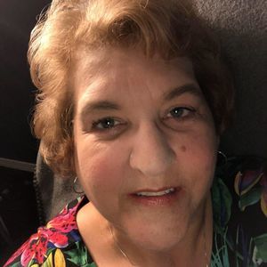 Meet your Posher, Lora